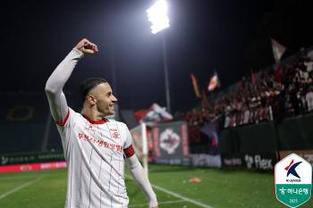 Vasanimontaño Park Chang-joon, all out, Bucheon VS Whoise Shin Jae-won, Seongnam 