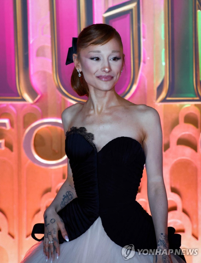 'Your face is horrible'..Pop Star Struggles With Appearance Evaluation Confesses Shock