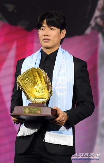 Don't give up on me, Sungmoon Song, Player of the Year Glory...Best Battery Won Tae-in and Kang Min-ho did a piggyback ride