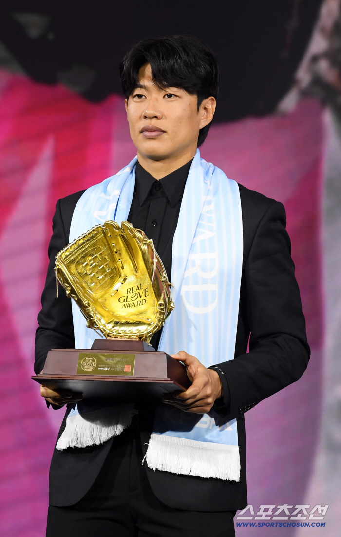 Don't give up on me, Sungmoon Song, Player of the Year Glory...Best Battery Won Tae-in and Kang Min-ho did a piggyback ride