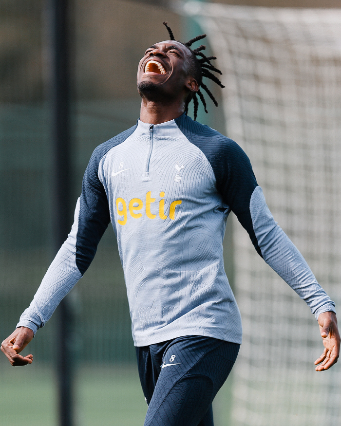 Exclusive report! You should've gone out like Heungmin! Rumors of renewed contracts with tears → Blame...insincere, unsettling players