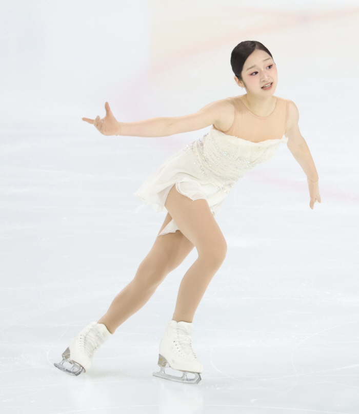 Figure skating Cha Jun-hwan → 女 Shin Ji-ah and Milan are visible. Top rankings in the first round of Olympic trials