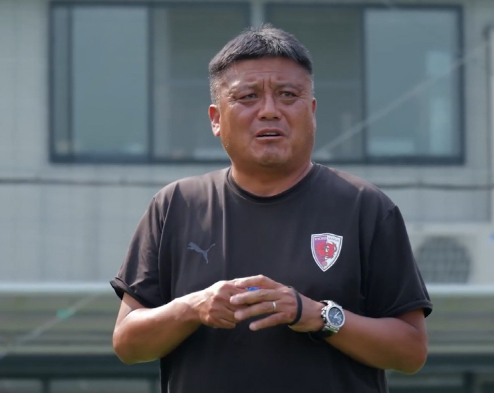 Graturally proven leadership...Coach Cho Gwi-jae is likely to renew his contract with Kyoto's longest-serving head coach