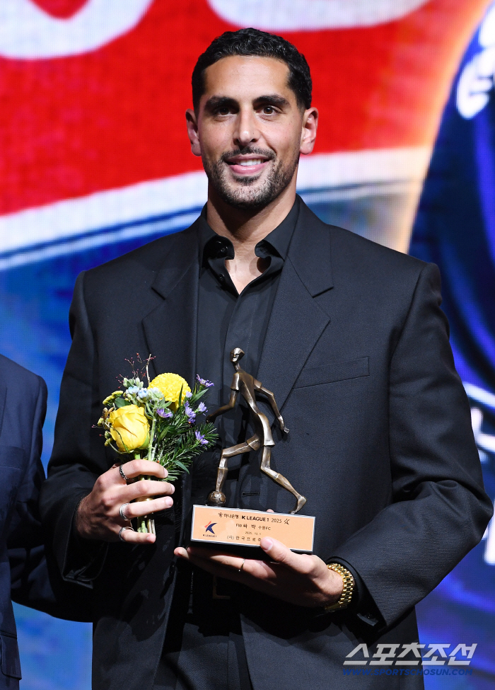  K League 1's best 11, the best striker in the league is A.C.E. Lee Dong-kyung, trying to be a better player → Thank you for the opportunity to fight for the top scorer