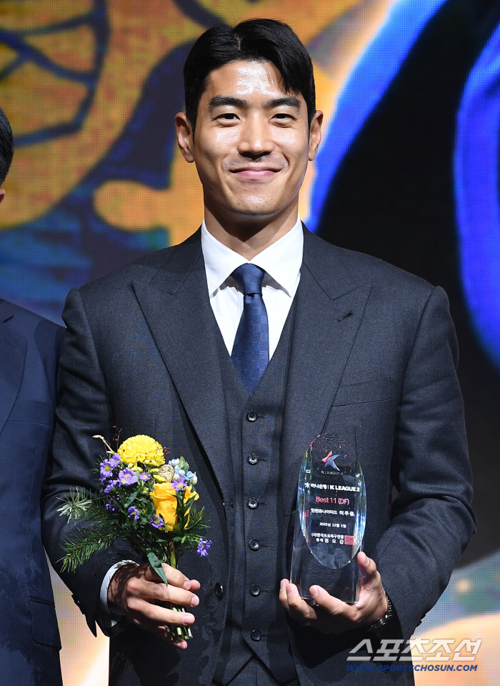  K League 2 Best 11, Best DF is Lee Joo-yong, Kim Gun-hee, Benicio Shin Jae-won