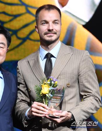  K League 2's best 11, the best FW is the best foreign player, Mugo Sahoo