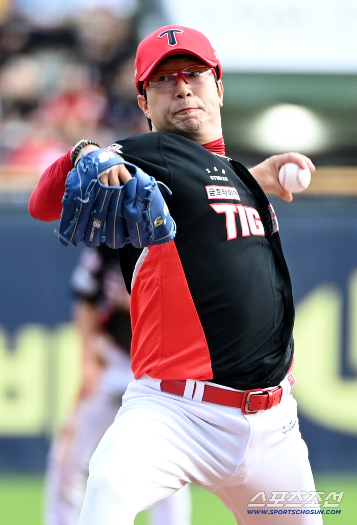 Park Chan-ho → Yang Hyun-jong, Kia's aftermath after Choi Hyung-woo's departure, was spared mentioning…Tell the players not to get into an accident