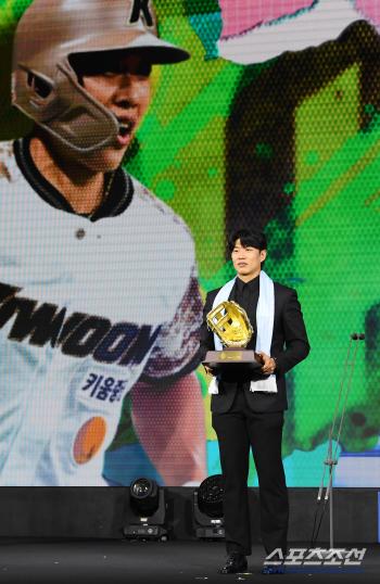  Third baseman Song Sung-moon's mourning exploded this year