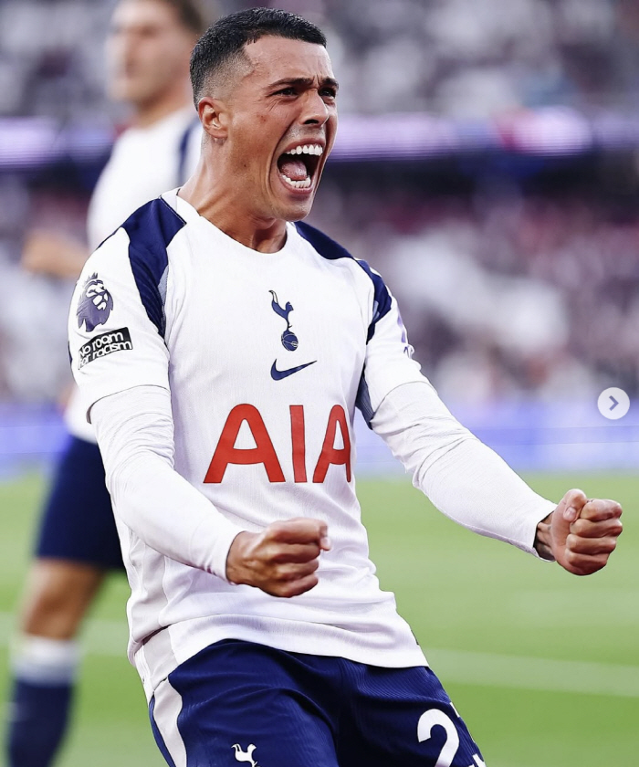 Son Heung-min must have been stressed out, Tottenham's controversial announcement of an unexpected position A fan said something rude without the captain SON, a mess, coach passing  collision between players  ignoring fans