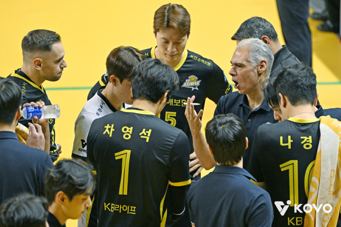 Hyundai Capital War, which was like a war, was it the aftermath of only two days off? KB Insurance suffered a shock shutdown defeat to KEPCO