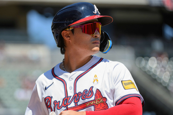 Kim Ha-sung, who kicked 23.5 billion won, is ranked eighth in the FA rankings, but the market is still still