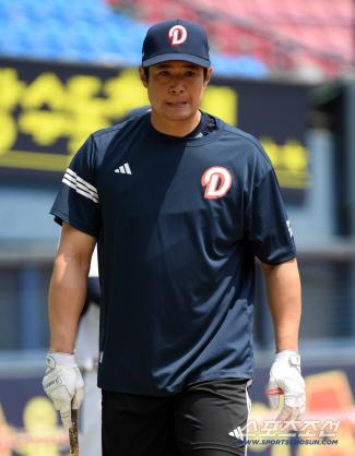 Kim Jae-hwan's recruitment battle, it's not about moneyAngry public sentiment. The team to be taken is too burdensome