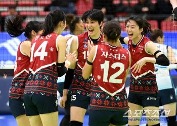  Hyundai Engineering & Construction cheers for Kim Hee-jin's success in blocking