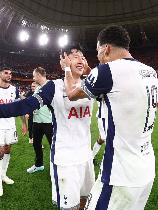 Son Heung-min is coming, and the demand for tickets skyrockets! Permanent Resignation  Statue Construction...Will he be humiliated in front of the worst slump SON