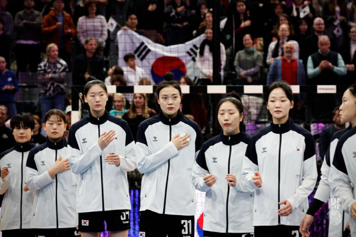 South Korea's 女 Handball Beat Kazakhstan to Advance to World Championship Final League