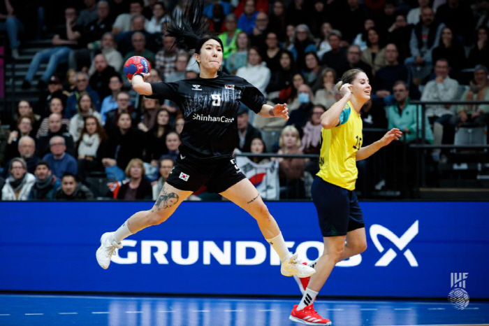 South Korea's 女 Handball Beat Kazakhstan to Advance to World Championship Final League