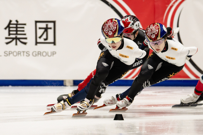 There's a slump, but there's no downfall! Short Track Successfully Recovered, World Tour 4th Final Day Kim Ki-li Lim Jong-un Run closes the competition with 2동 Dong 2수확 金 金 금 대회2 마감2 임질주 종· 투어로일 최종월드언로