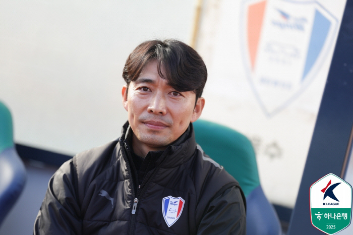 Coach Byun Sung-hwan's plan to respond to the flow of soccer and squad → Acting President Kim Jung-soo's strategy for the use of decisive players due to the lack of weight in defense 