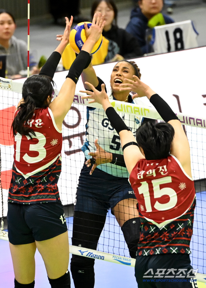 Four blocks with a 52% success rate. Hyundai Engineering & Construction's ace in Korea has risen to second place. I can only do what I can. 