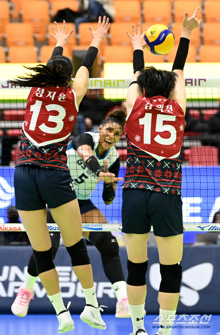 He began to strike with force. Kim Heejin's resurrection message