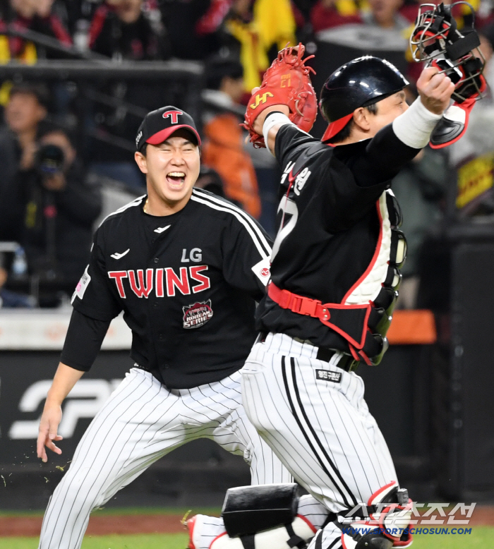 I couldn't hold it in the end Kim Seo-hyun's national team is out of shock. Why did you choose Yoo Young-chan as a substitute?