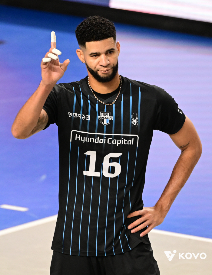 Leo scored 6,000 points → Heo Soo-bong scored 3,000 points, overwhelming Hyundai Capital's complete victory in the shutdown...Samsung Fire & Marine Insurance's Fall Without Exit, 6 consecutive losses in 2R 