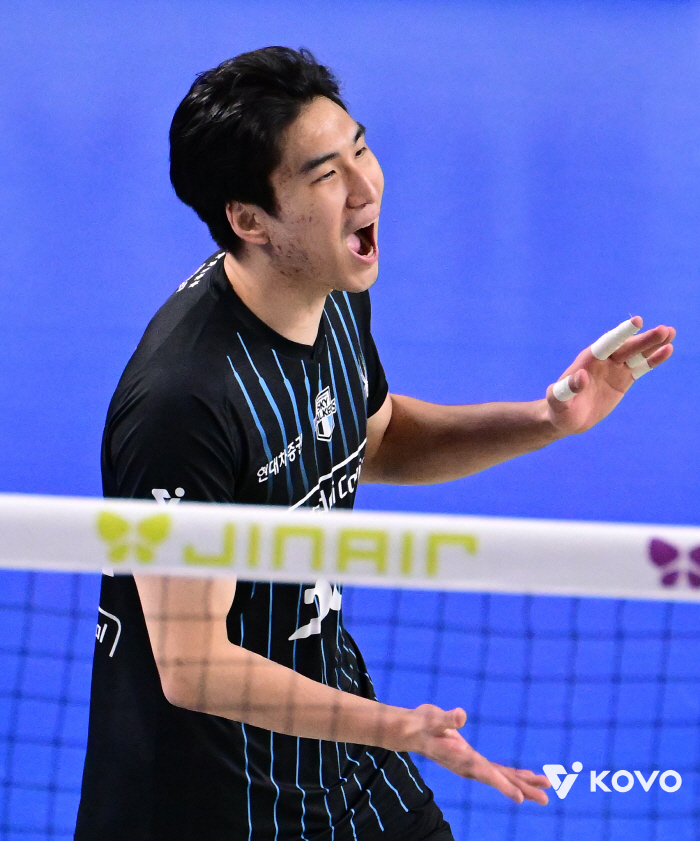 Leo scored 6,000 points → Heo Soo-bong scored 3,000 points, overwhelming Hyundai Capital's complete victory in the shutdown...Samsung Fire & Marine Insurance's Fall Without Exit, 6 consecutive losses in 2R 