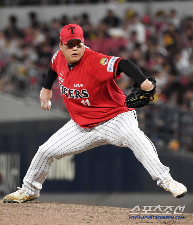 No. 1 in home runs and No. 2 in batting average → But he strengthened his offense...The winning piece yet? Do you want me to knock on the market