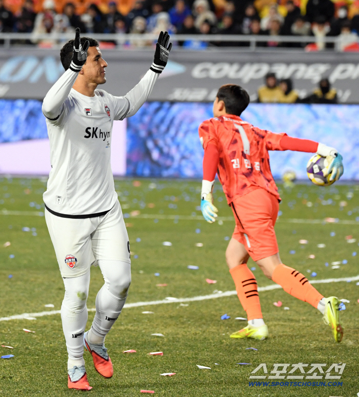  Johnathan Makes Remain Hopeful