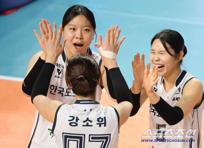  Kang So-hwi, Lee Ji-yoon, Lee Yun-jeong, and Lee Yun-jeong continue to win
