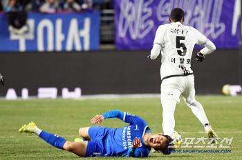  Lee Kun-hee's departure. A tough physical fight