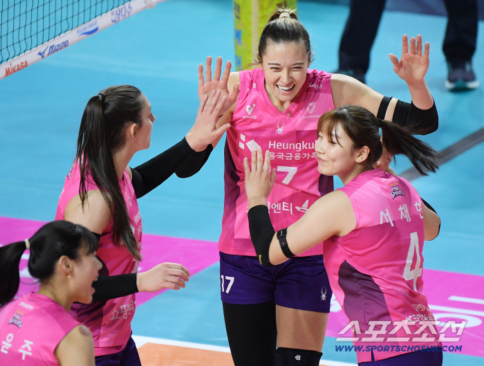  Rebecca happy after scoring