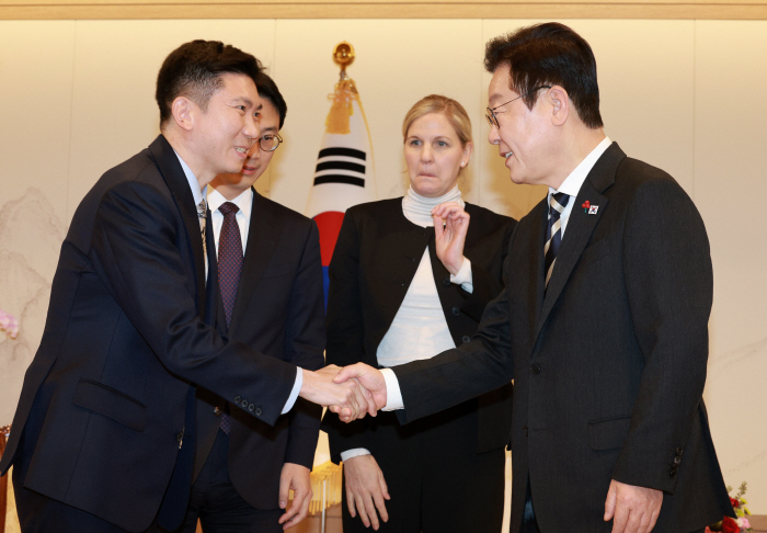 President Lee Jae-myung met with IOC President Coventry for the first time in KoreaPlease show a lot of interest and support for President Lee's sports development