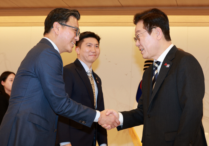 President Lee Jae-myung met with IOC President Coventry for the first time in KoreaPlease show a lot of interest and support for President Lee's sports development