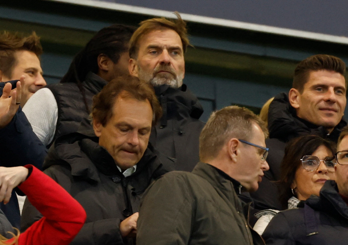 Slot replacement → Klopp's surprise return, HERE WEGO confirmed death never happens. There's no dialogue or negotiation