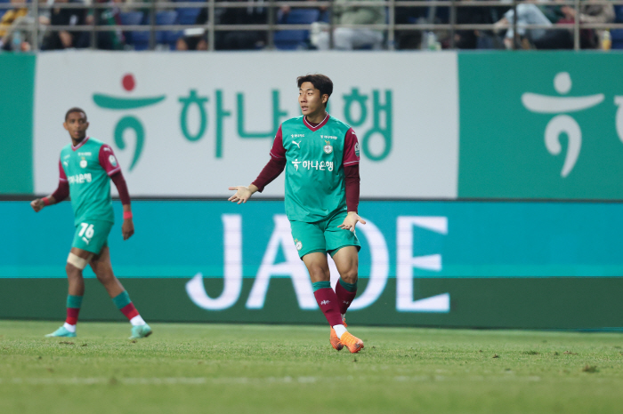 Two goals and one assist match Seo Jin-soo and Hana Bank's K League 1 2025 38th round MVP