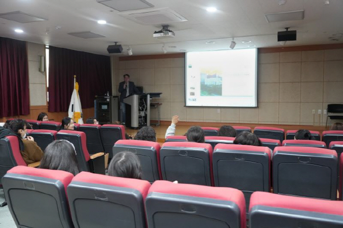 Bundang Jesaeng Hospital responds to sleep health lectures for children with developmental disabilities