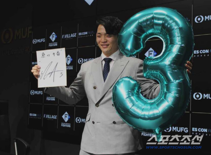 I think my salary will increase three times The manager's affectionate support shooting, the annual salary of 92 million won → 1.04 billion won in three years after joining Nippon Ham, and the transfer changed his baseball life