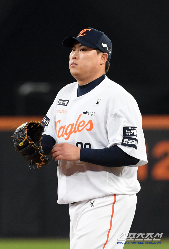 Now the monster is looking at the age of 40, but why did the WBC national team suddenly take out Ryu Hyun-jin's card