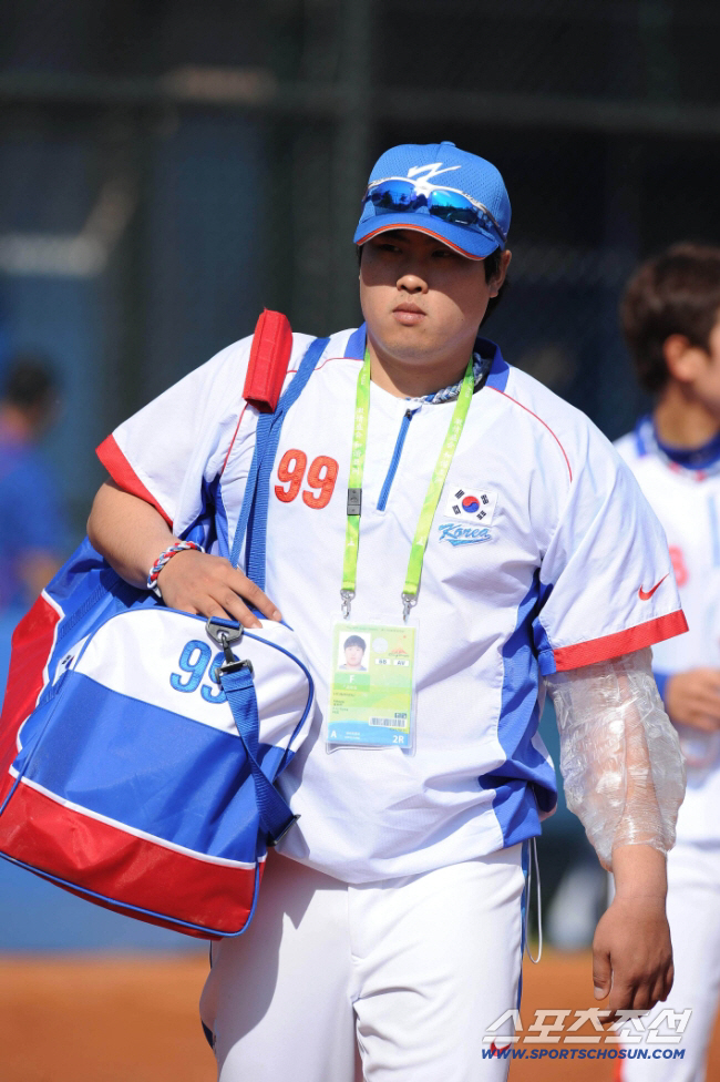 Now the monster is looking at the age of 40, but why did the WBC national team suddenly take out Ryu Hyun-jin's card