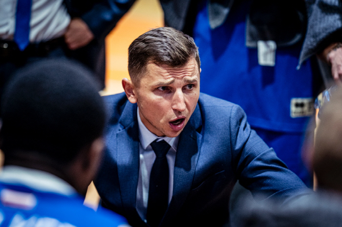  Men's basketball appoints its first head coach, Nicholis Marjules...World Cup → Best to go to the Olympic stage