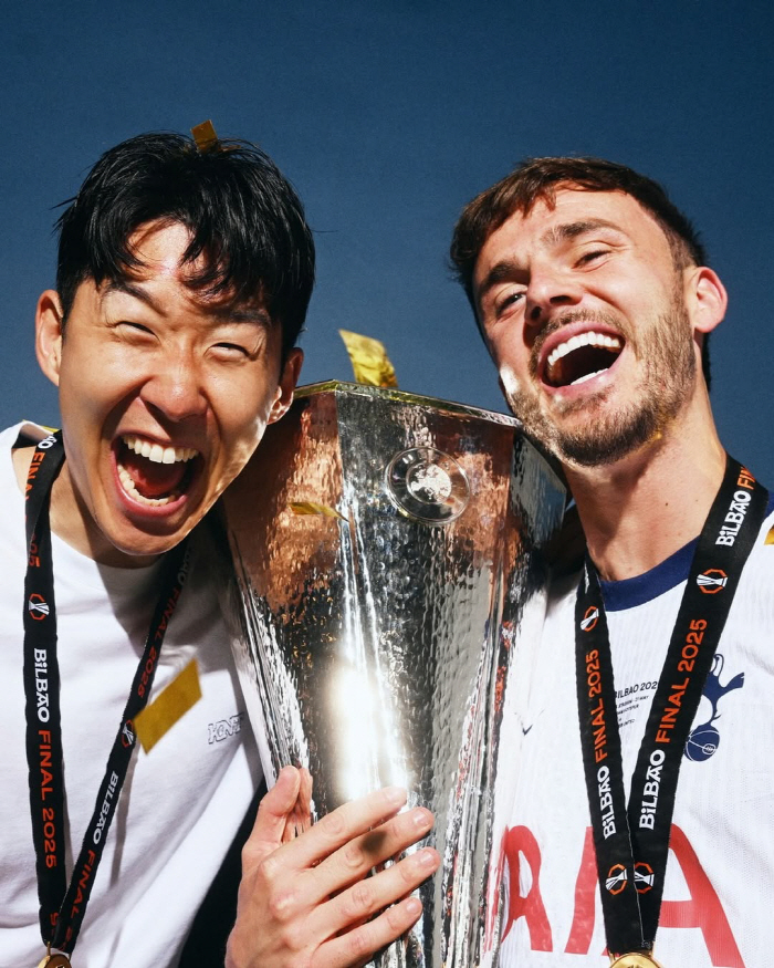 Tottenham official announcement Son Heung-min is scheduled to say his last goodbye to Tottenham. Son Heung-min is also very happy to make a mural of Son
