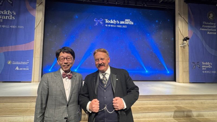 Park Yang-dong, Chairman of the Pediatric Youth Behavioral Development Promotion Association, Wins the Tedis Awards for Hope and Impression