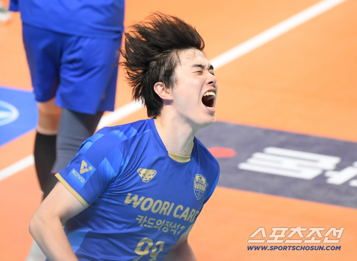  Kim Jihan who is cheering