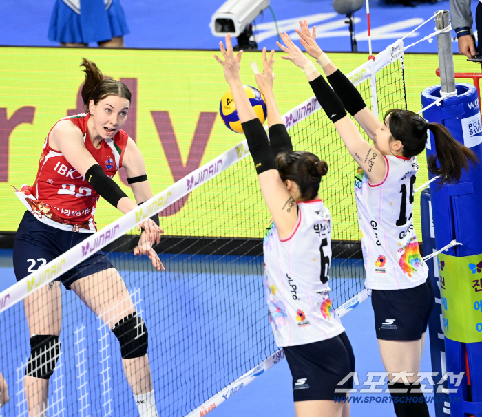  Kinkela is aiming for touchout