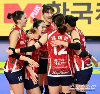  Lee Joo-ah's serve ace, IBK Industrial Bank won the first set