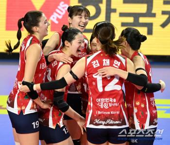  Lee Ju, I finished the first set with my serve!