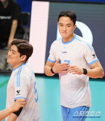  Lim Donghyuk is sad that he failed to attack