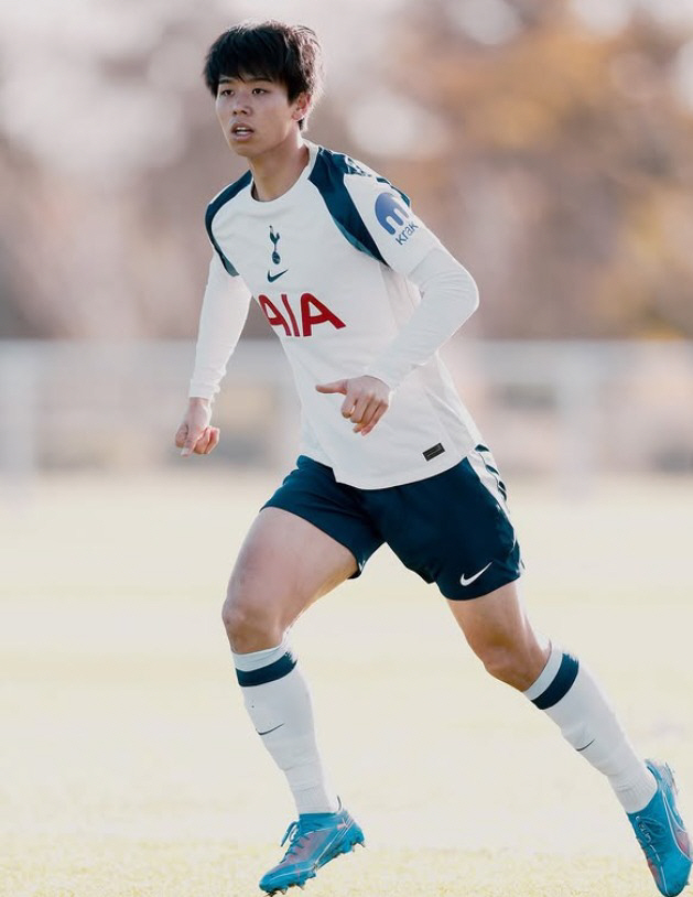 Son Heung-min taught me that you are a fool. The return of the king of Tottenham, along with the new center back who gave him a big smile...See you soon. Official video will be released