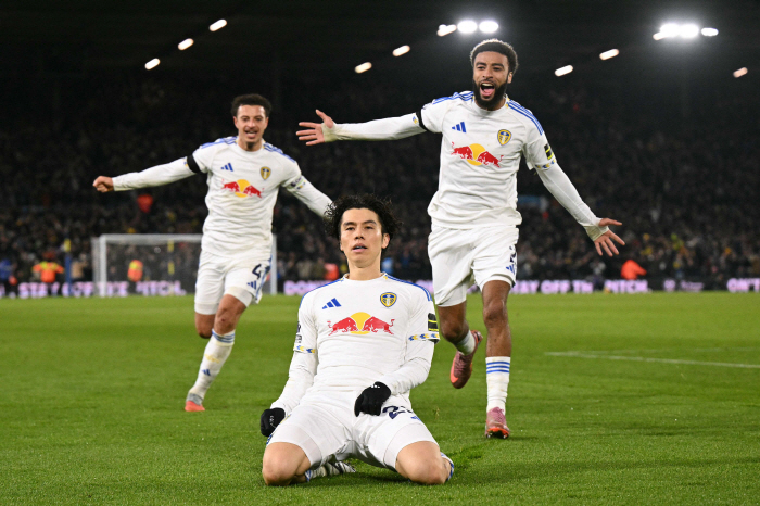Tanaka, Japan's 12th Premier League scorer, contributes to EPL's debut goal against Chelsea → Leeds 31 victory